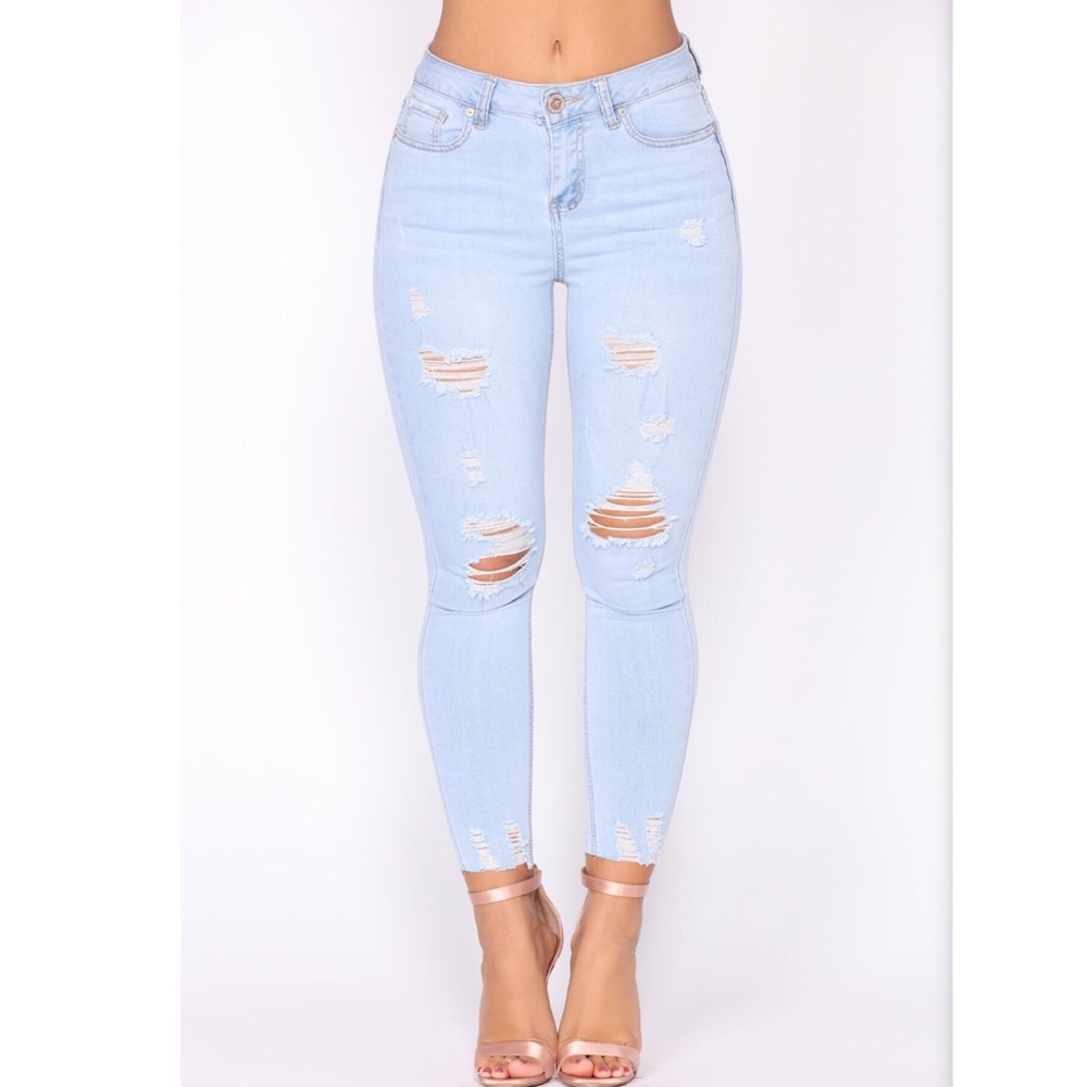 Distressed ankle jeans